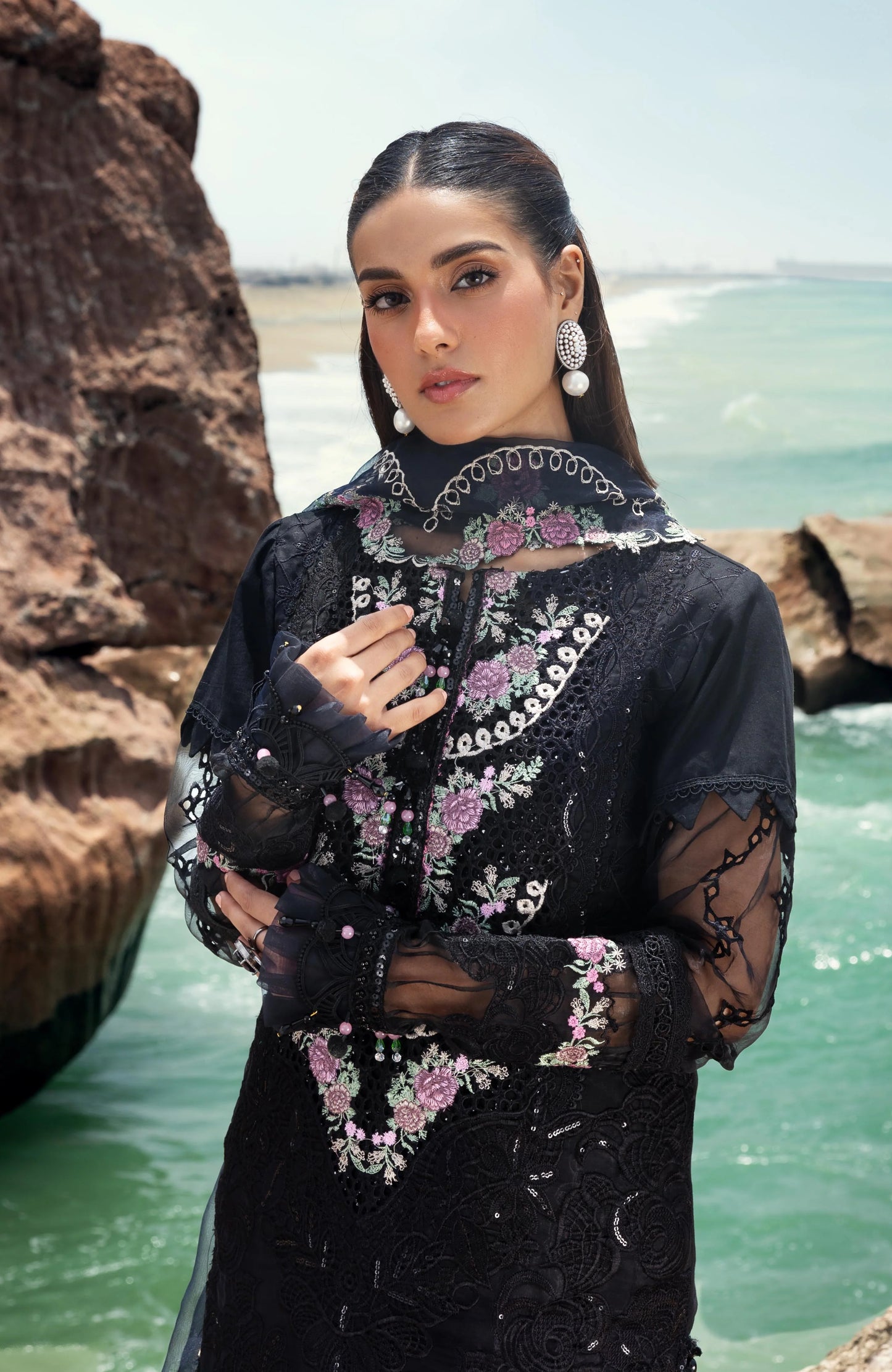 Iqra Aziz in Mahiymaan - 06