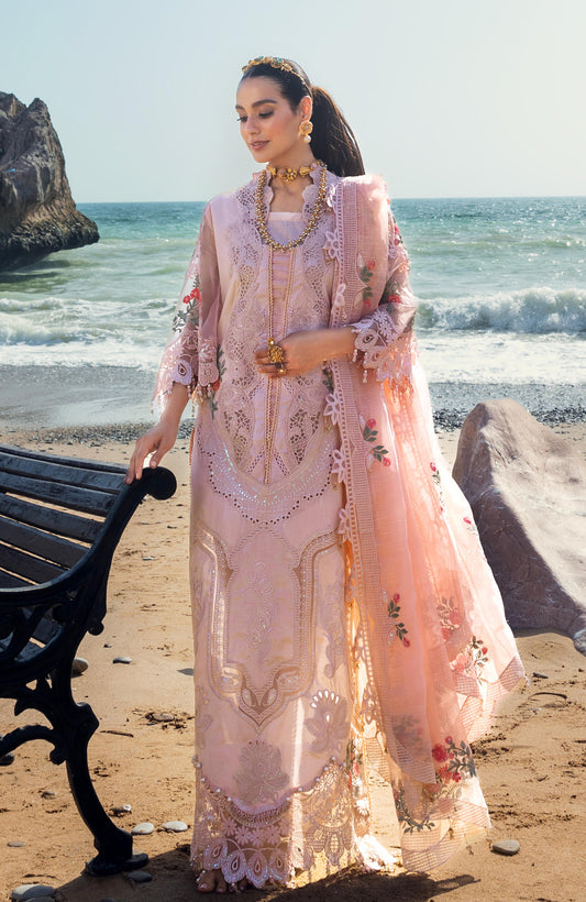 Iqra Aziz in Mahiymaan - 05