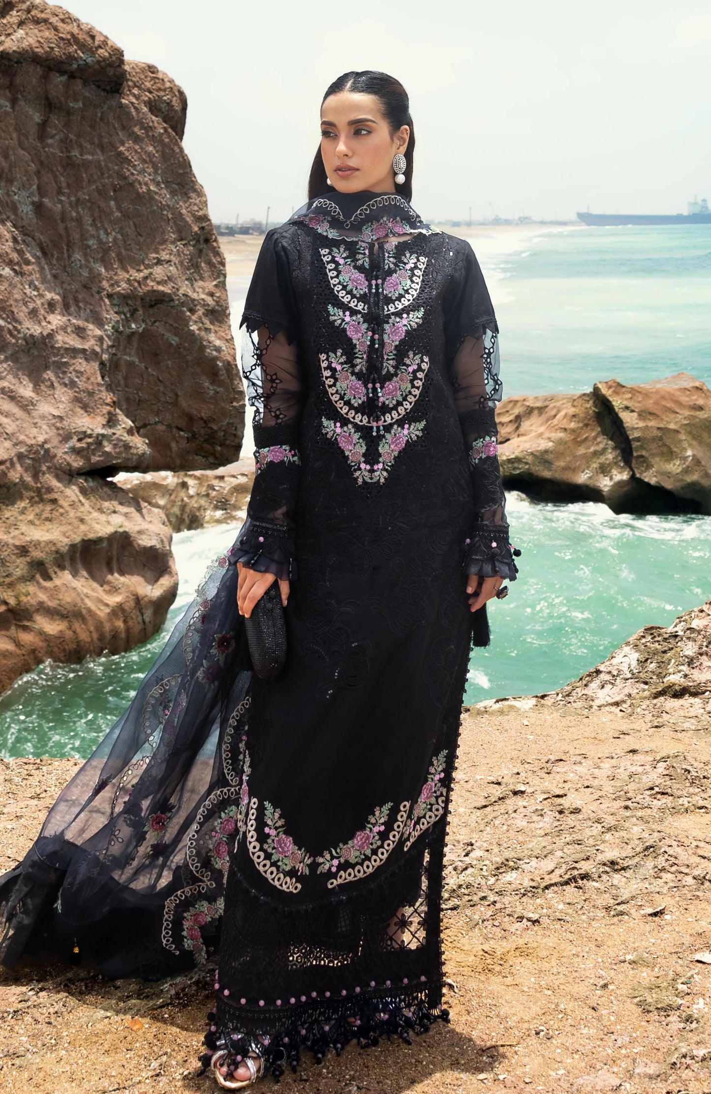 Iqra Aziz in Mahiymaan - 06