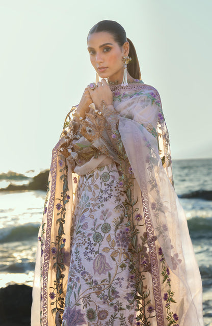 Iqra Aziz in Mahiymaan - 03